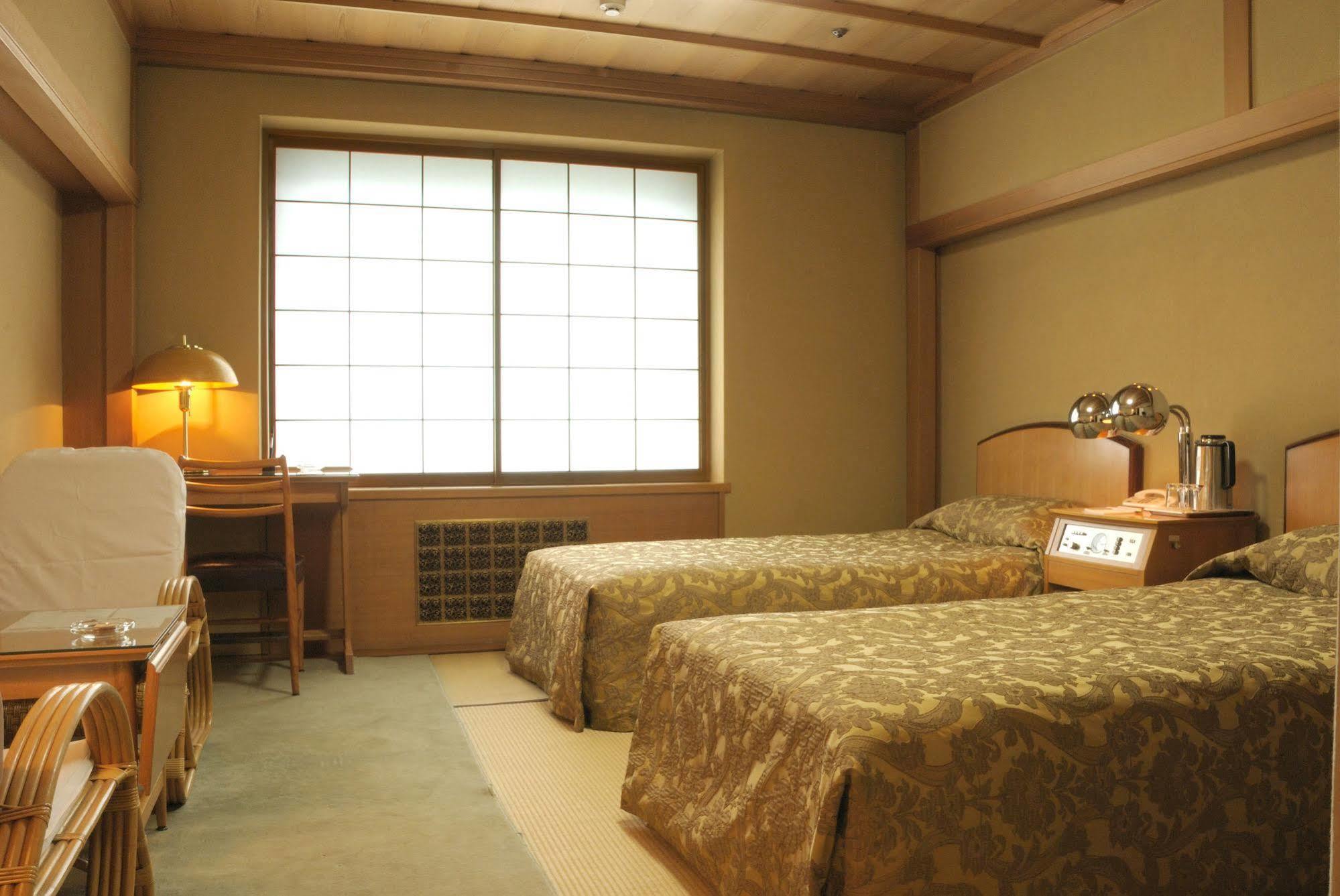 Hilltop Hotel Tokyo Eksteriør bilde