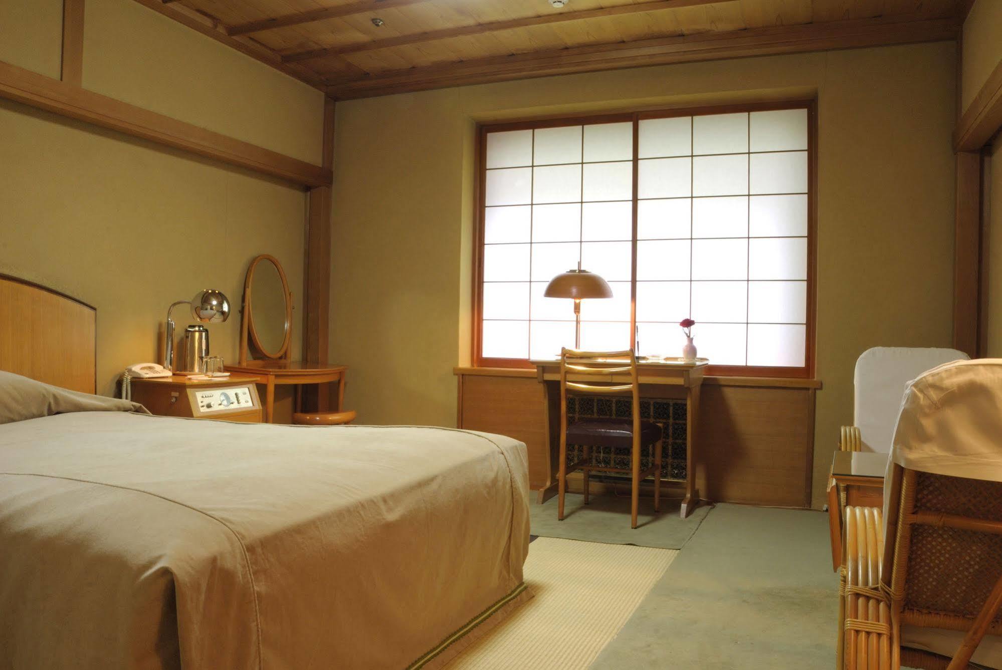 Hilltop Hotel Tokyo Eksteriør bilde